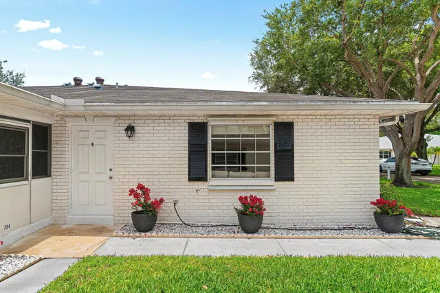 Residence photo 4