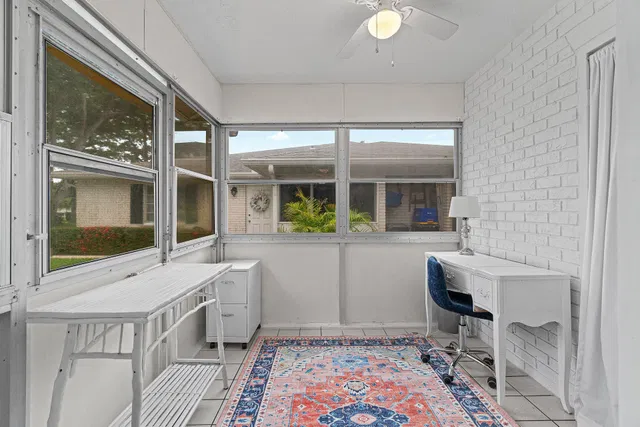 Residence photo 20