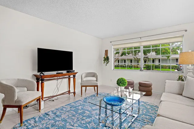 Residence photo 23
