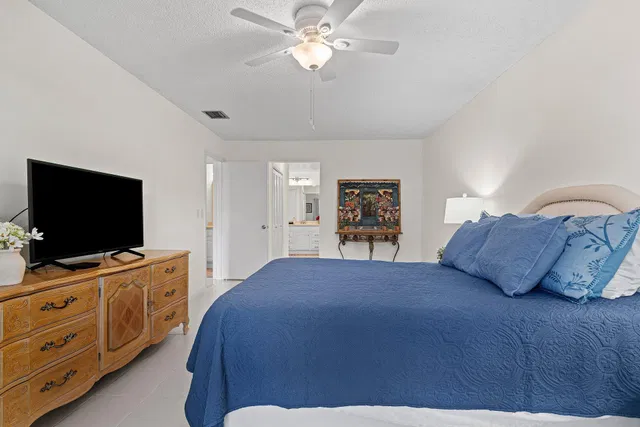 Residence photo 32