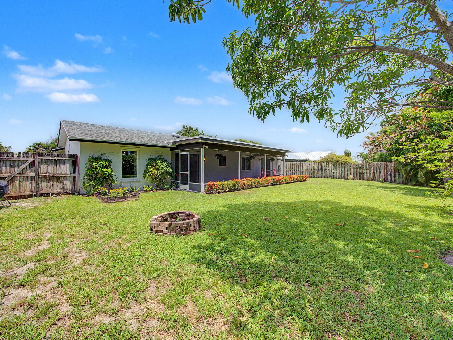  Residence photo 26