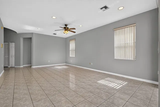  Residence photo 17