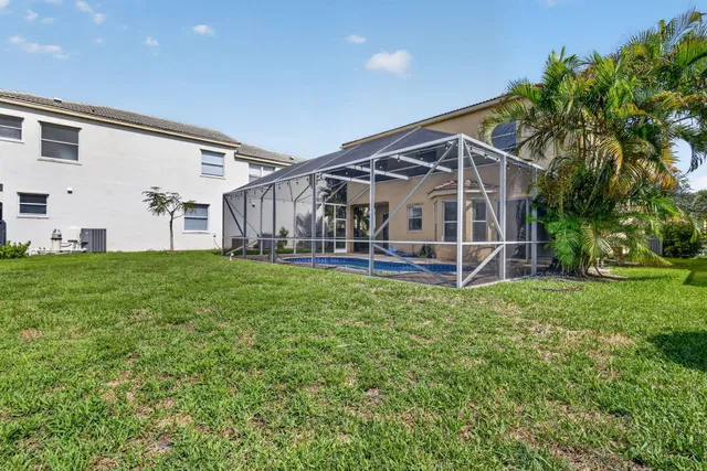 Residence photo 32