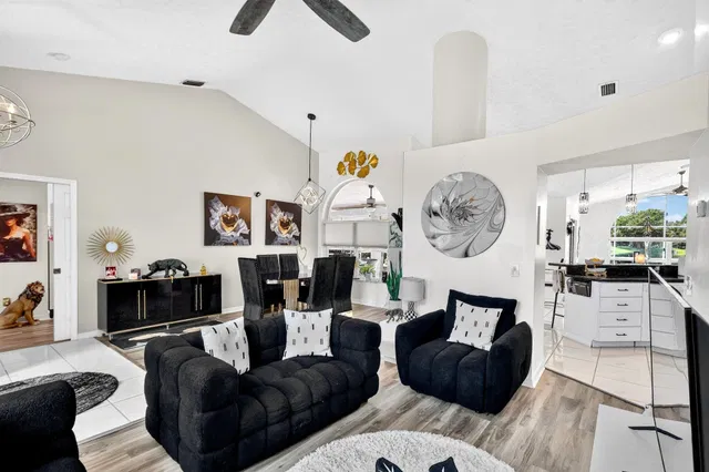  Residence photo 24