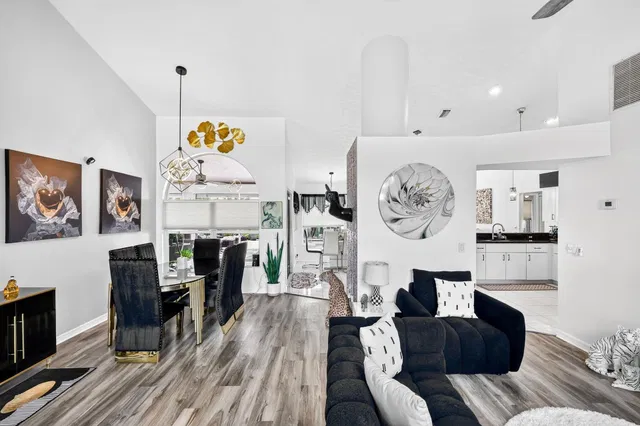  Residence photo 25