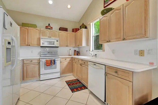  Residence photo 12