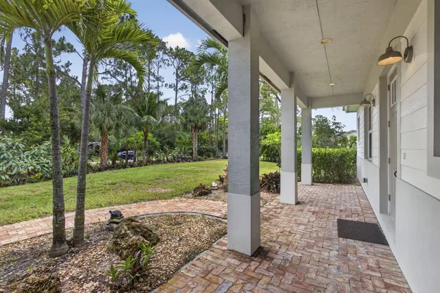 Residence photo 8