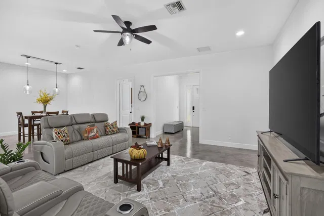 Residence photo 15