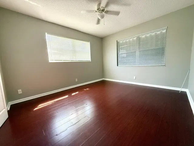  Unit 93 photo 25
