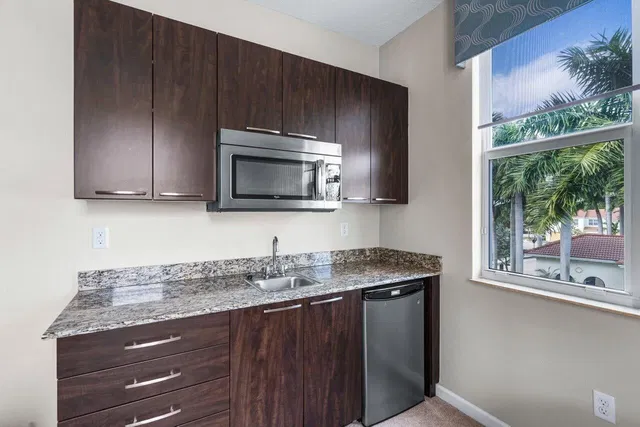  Residence photo 31