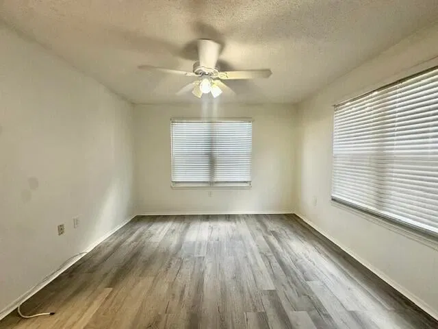 Unit 11 photo 10