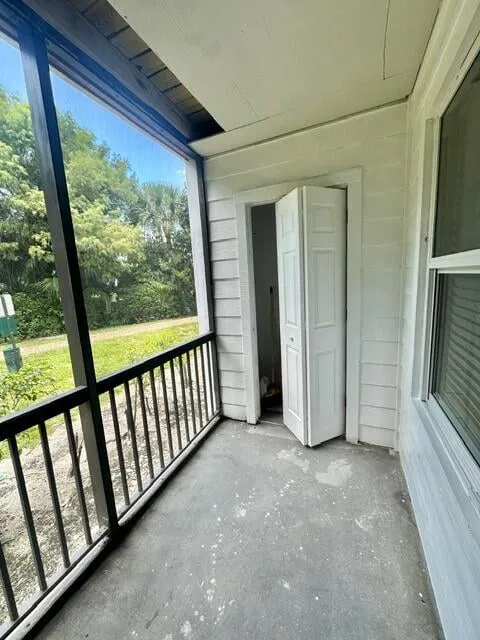 Unit 11 photo 16