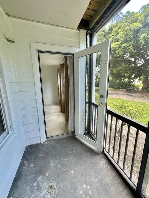 Unit 11 photo 17
