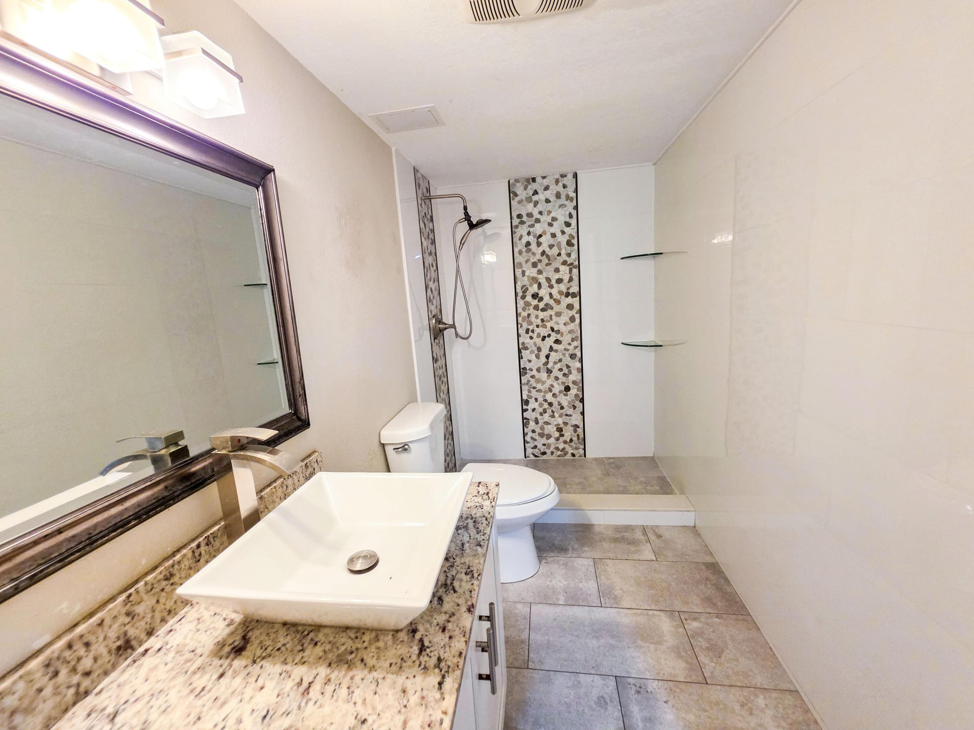 Unit 203 photo 14