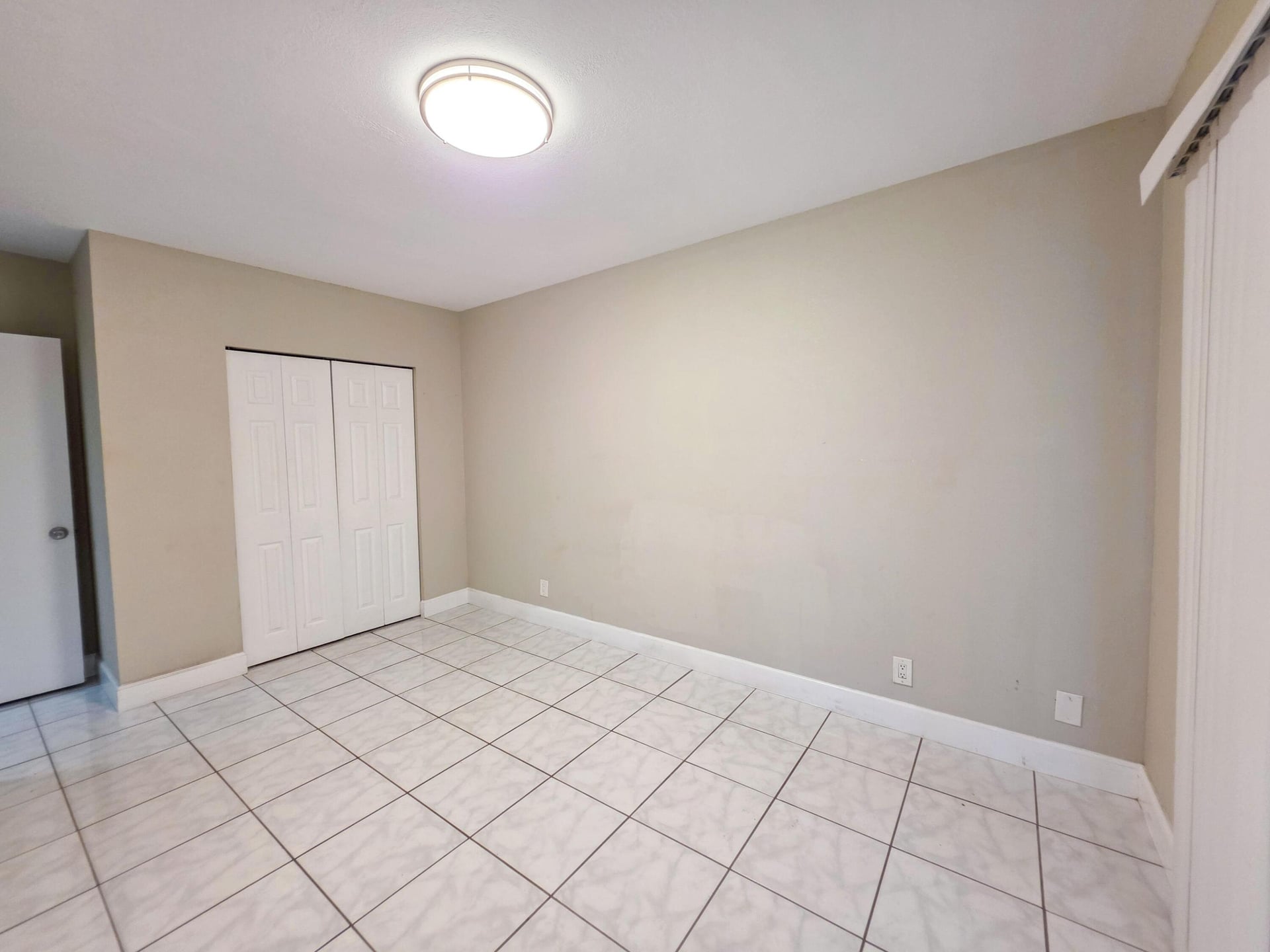 Unit 203 photo 16