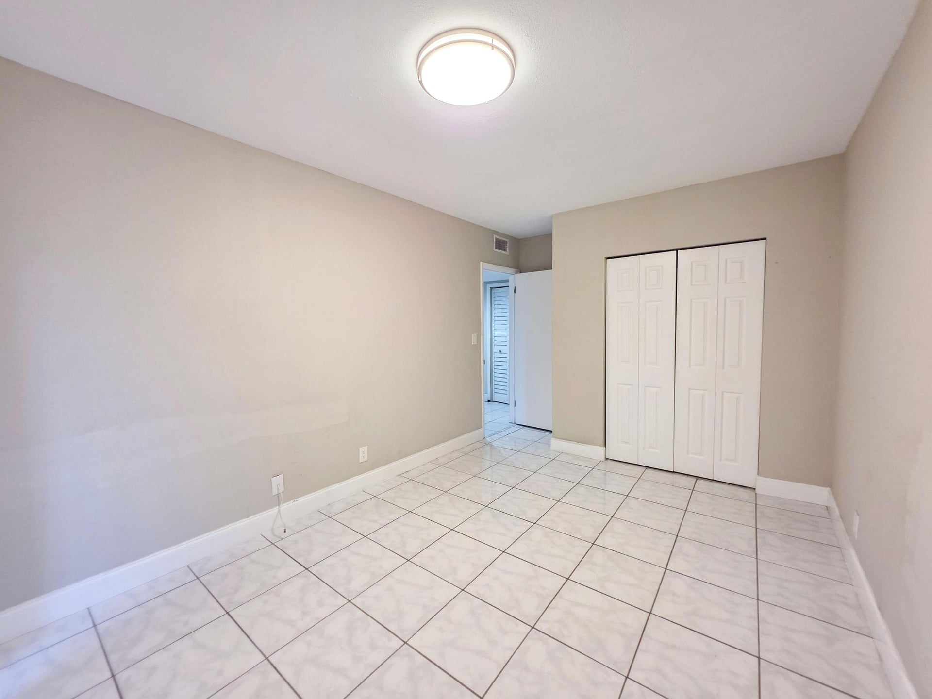 Unit 203 photo 17
