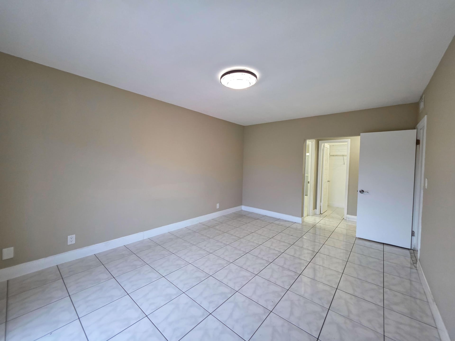 Unit 203 photo 21