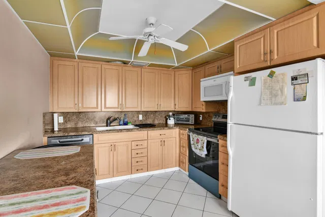  Residence photo 14