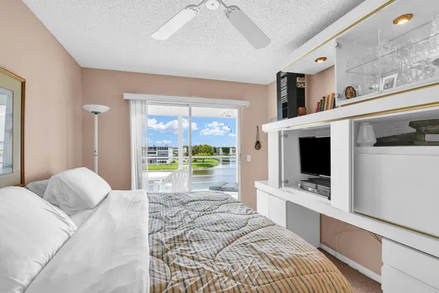  Residence photo 24