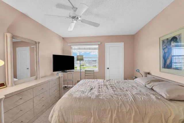  Residence photo 34