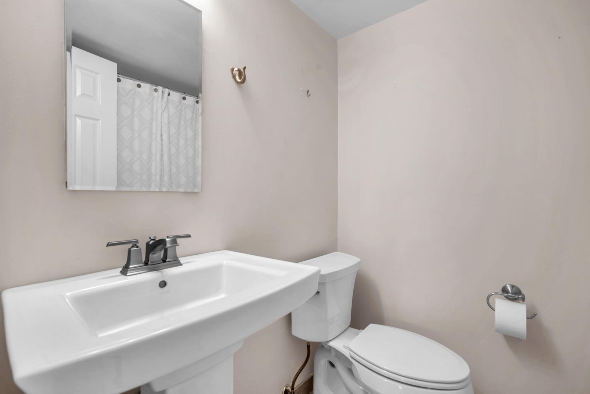 Unit B photo 18