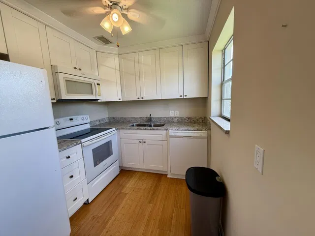  Residence photo 4