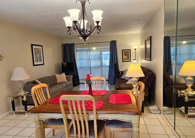 Unit C photo 6
