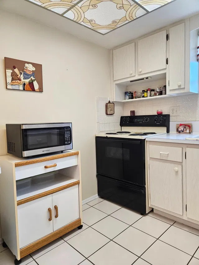 Unit C photo 11