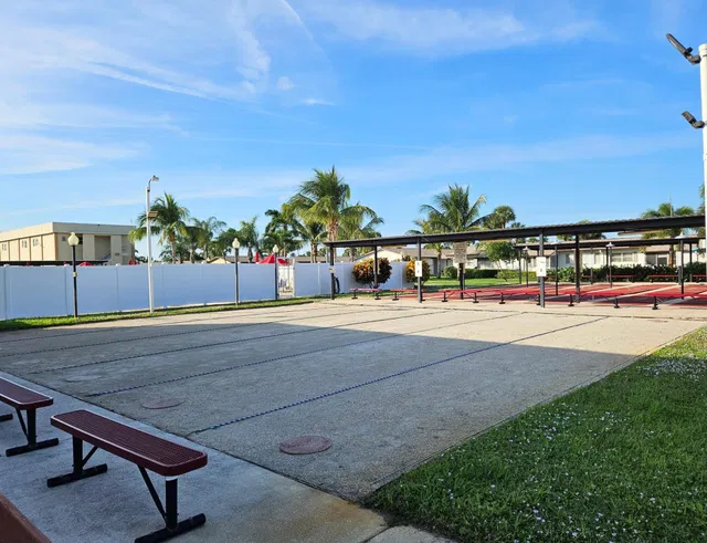 Unit C photo 27