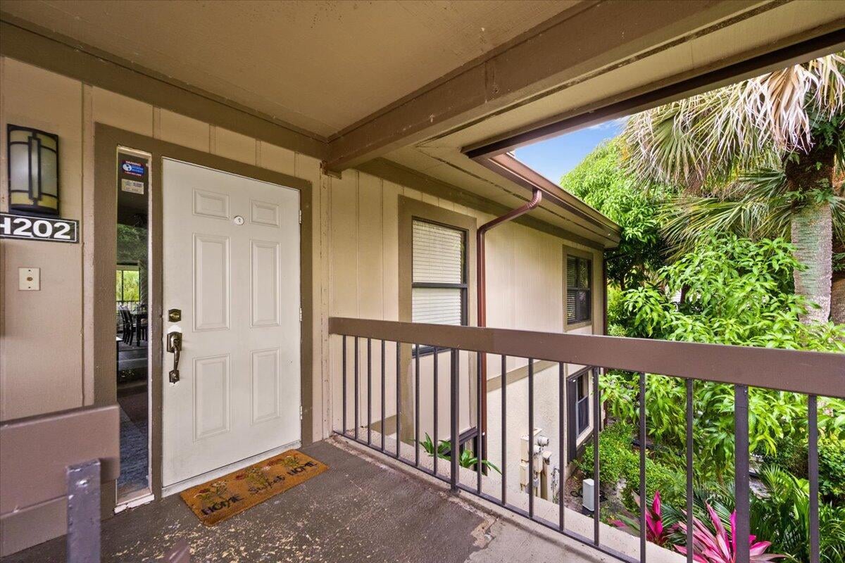 Unit H202 photo 2