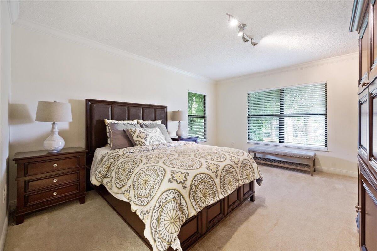 Unit H202 photo 13