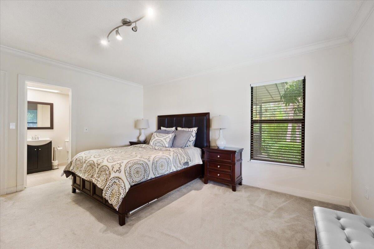 Unit H202 photo 14