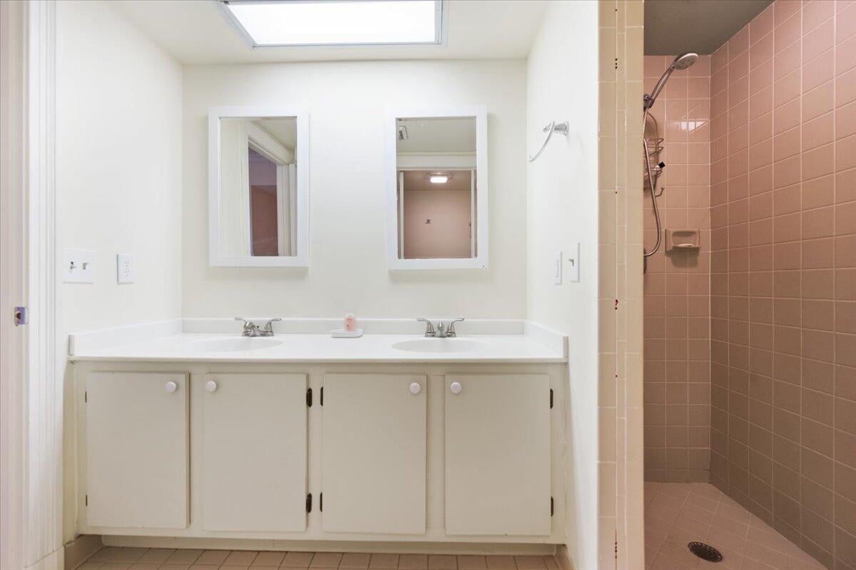 Unit H202 photo 20