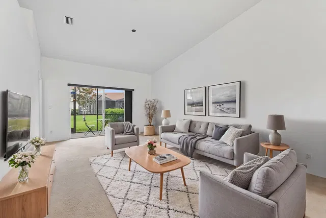 Residence photo 12