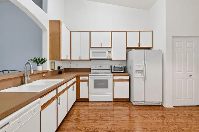 Residence photo 17