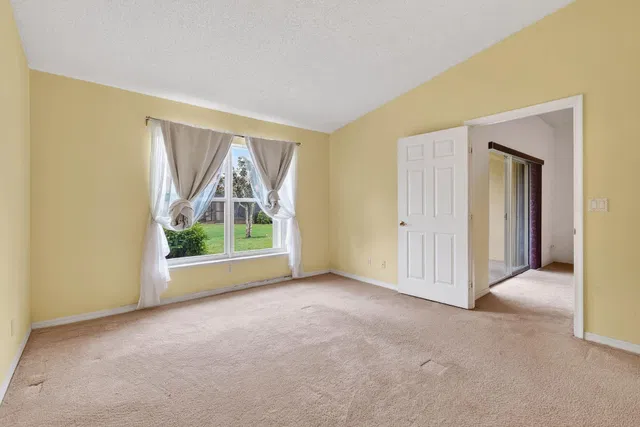 Residence photo 26
