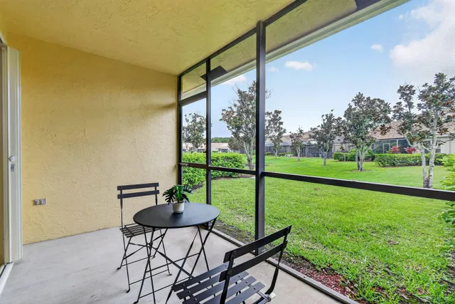 Residence photo 42