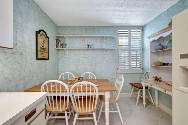 Unit 14-304 photo 12
