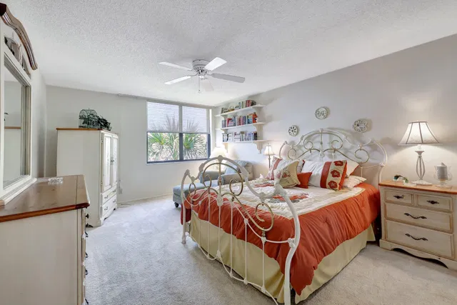 Unit 14-304 photo 14