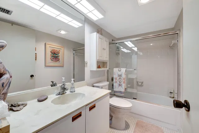 Unit 14-304 photo 23