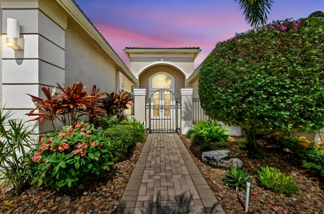 Residence photo 6
