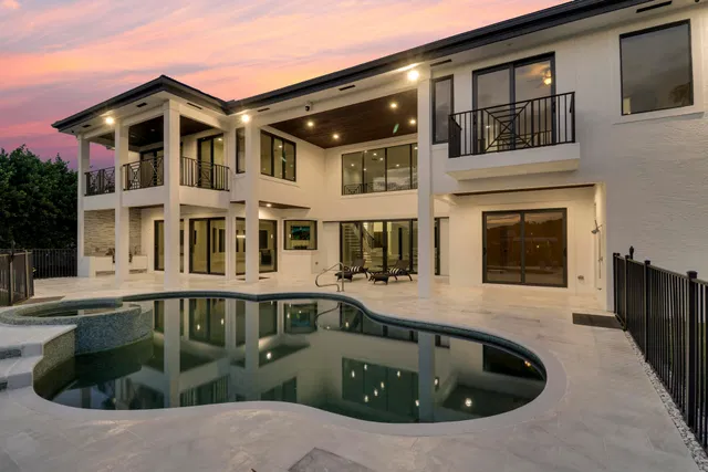  Residence photo 6