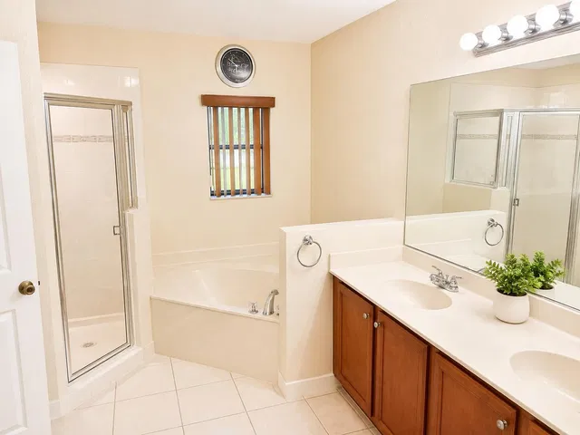  Residence photo 11