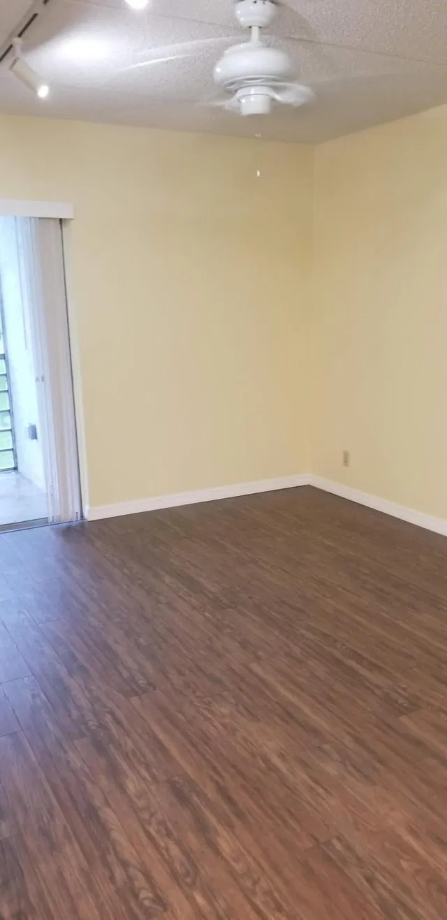 Unit 203 photo 3