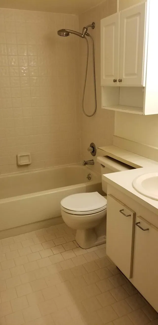 Unit 203 photo 4