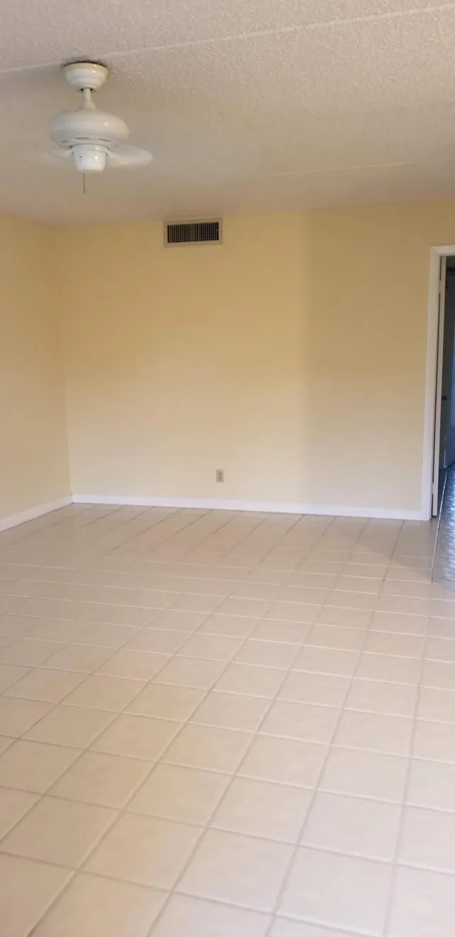 Unit 203 photo 5