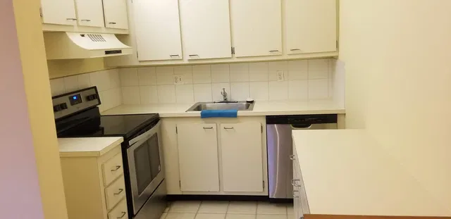 Unit 203 photo 8