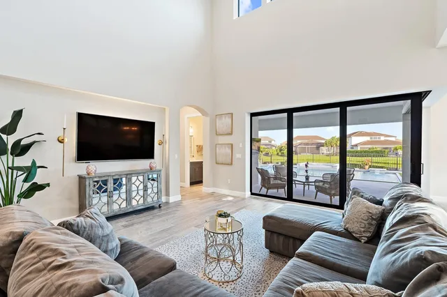 Sonoma Isles Residence photo 21