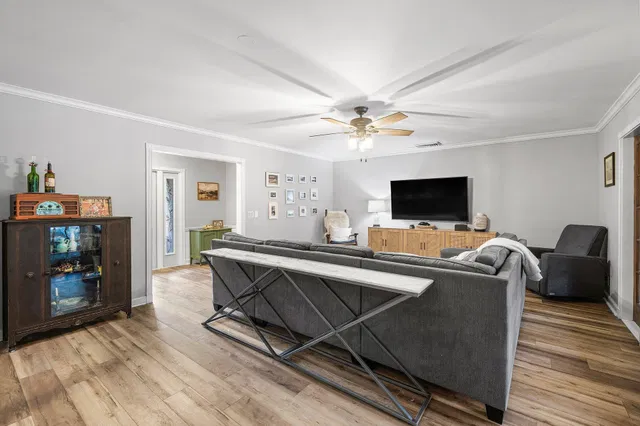 Residence photo 15