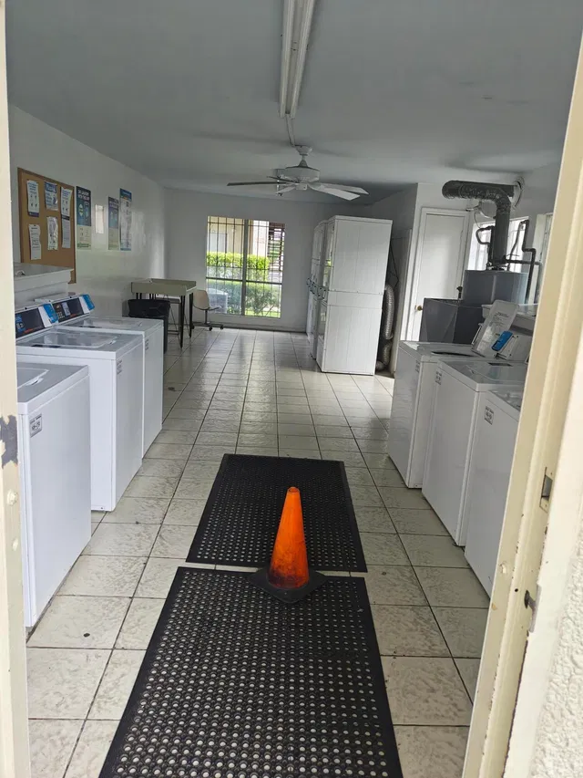 Unit Apt A44 photo 12